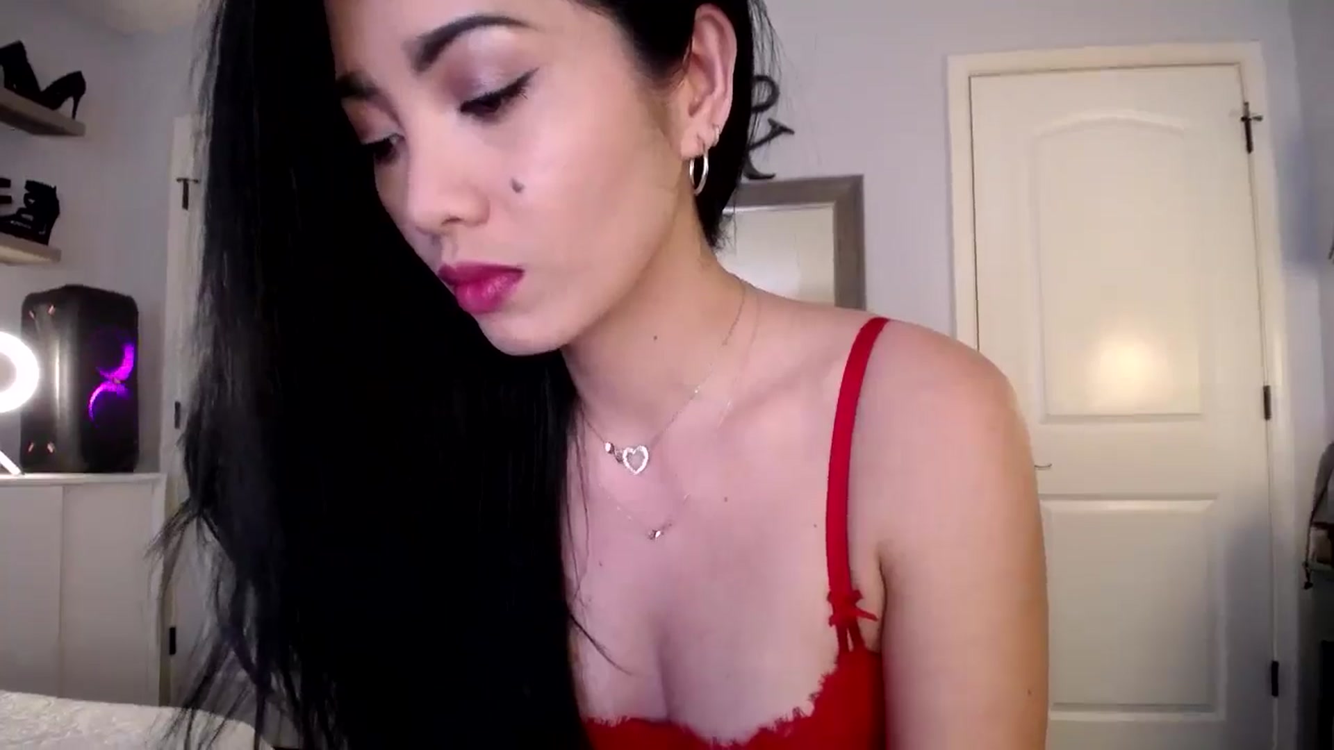 Gallery image thumbnail from AsianLuv_4U's myfreecams stream on, 03/11/2025, 18:13 image 4 of 20