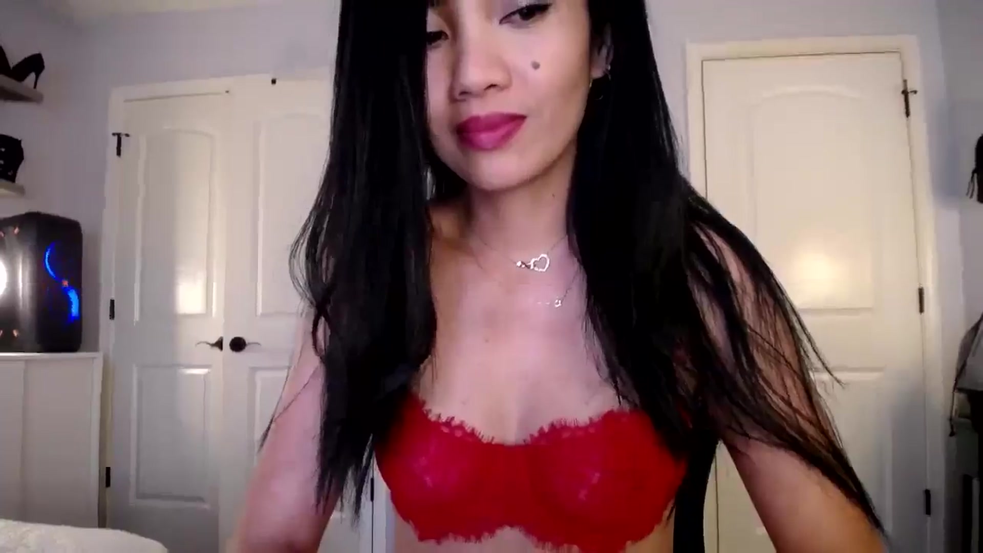Gallery image thumbnail from AsianLuv_4U's myfreecams stream on, 03/11/2025, 19:17 image 11 of 20