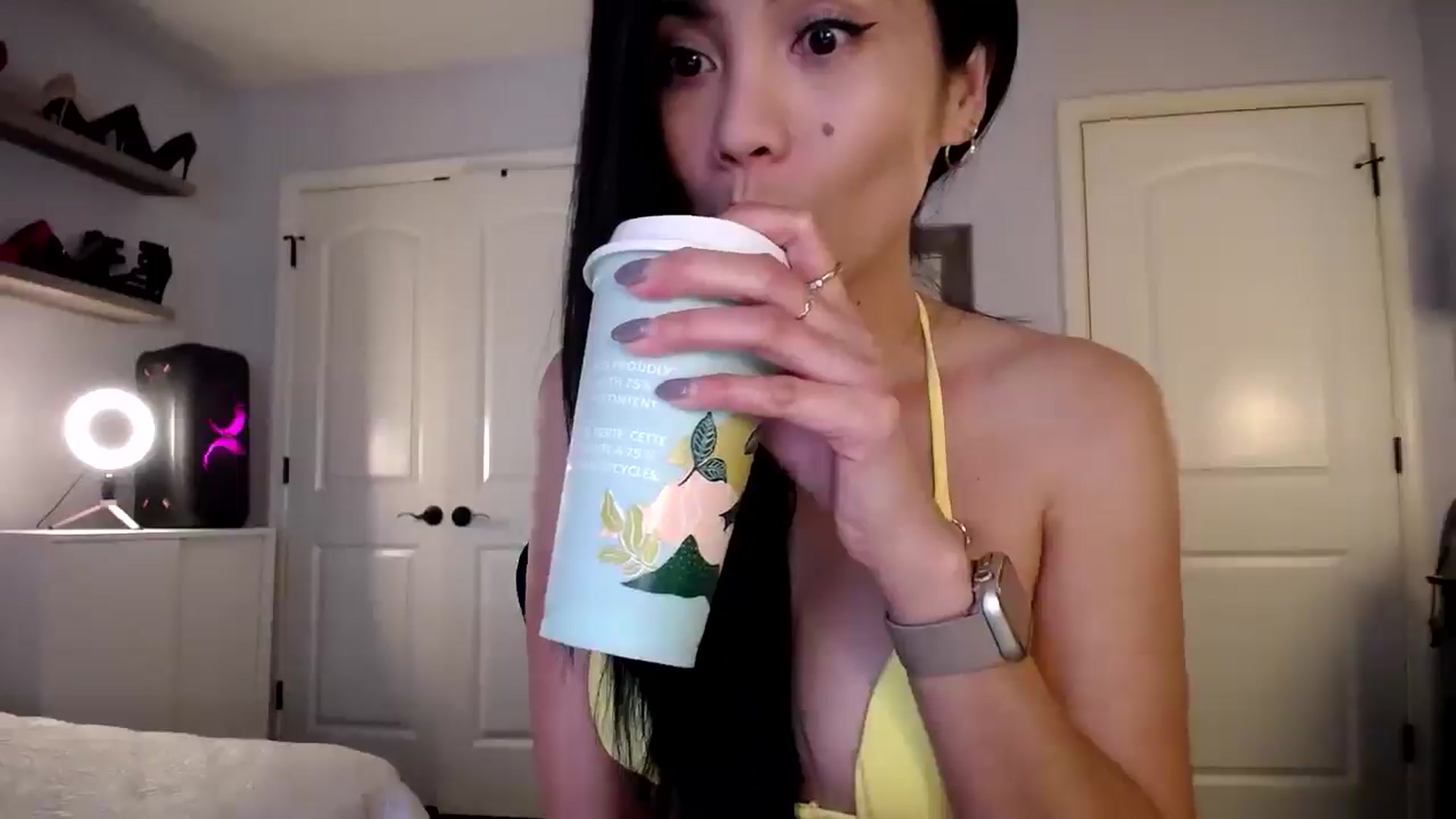 Gallery image thumbnail from AsianLuv_4U's myfreecams stream on, 03/17/2025, 13:54 image 15 of 20