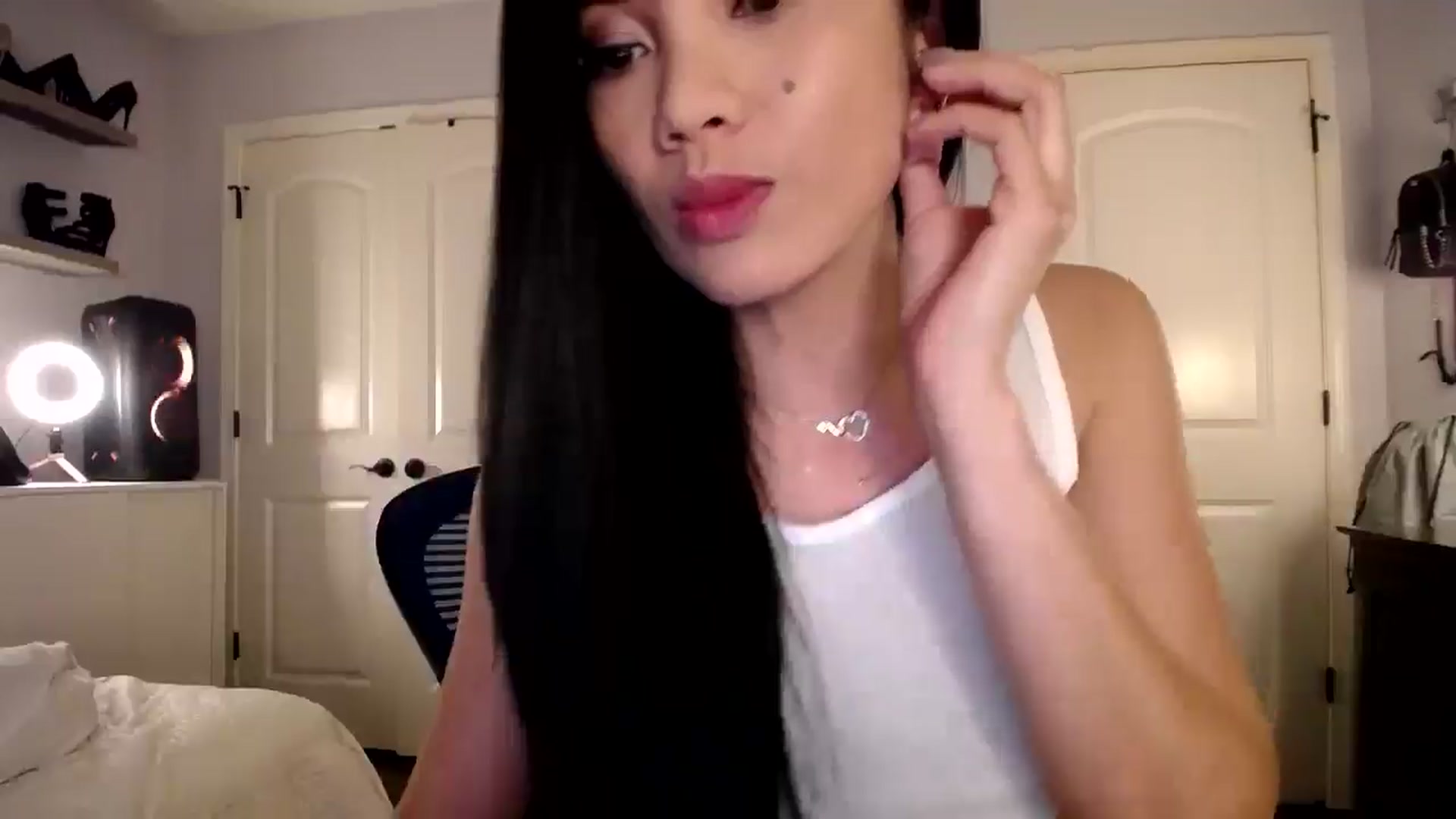 Gallery image thumbnail from AsianLuv_4U's myfreecams stream on, 03/20/2025, 18:13 image 8 of 20