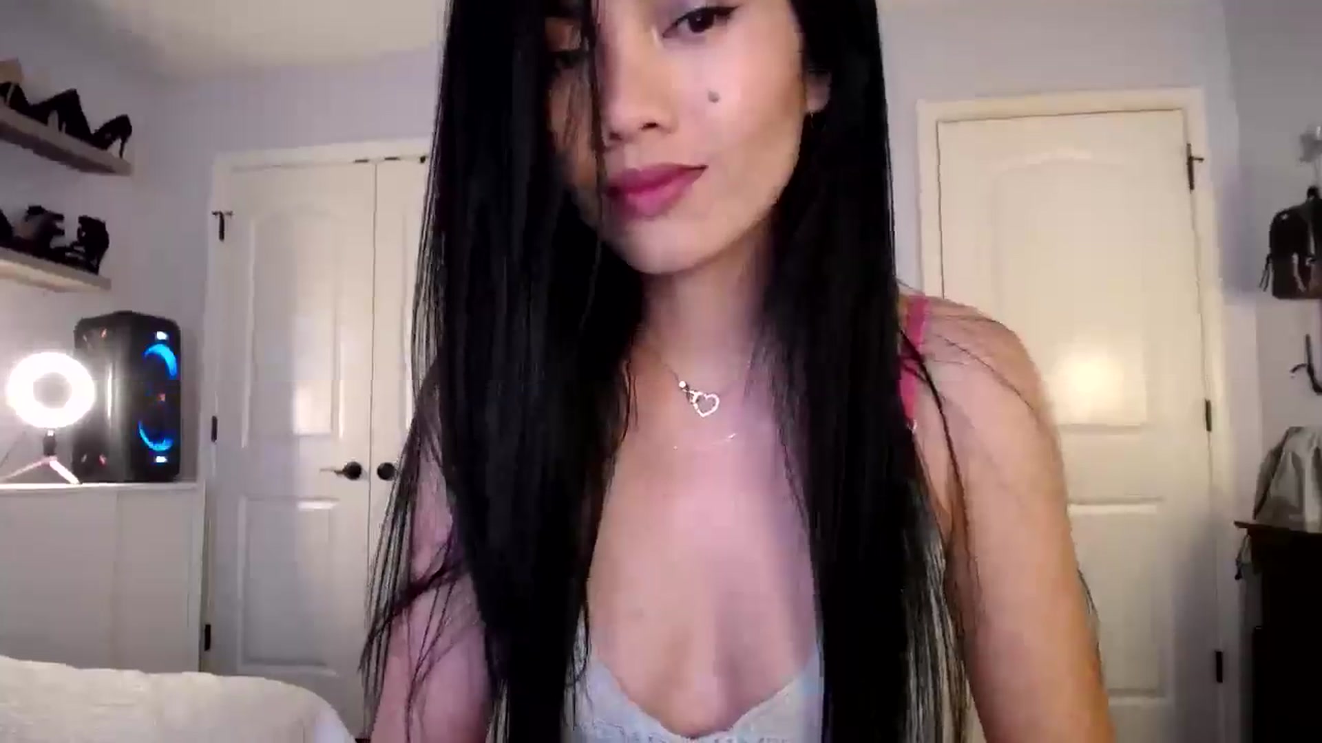 Gallery image thumbnail from AsianLuv_4U's myfreecams stream on, 03/24/2025, 18:24 image 20 of 20