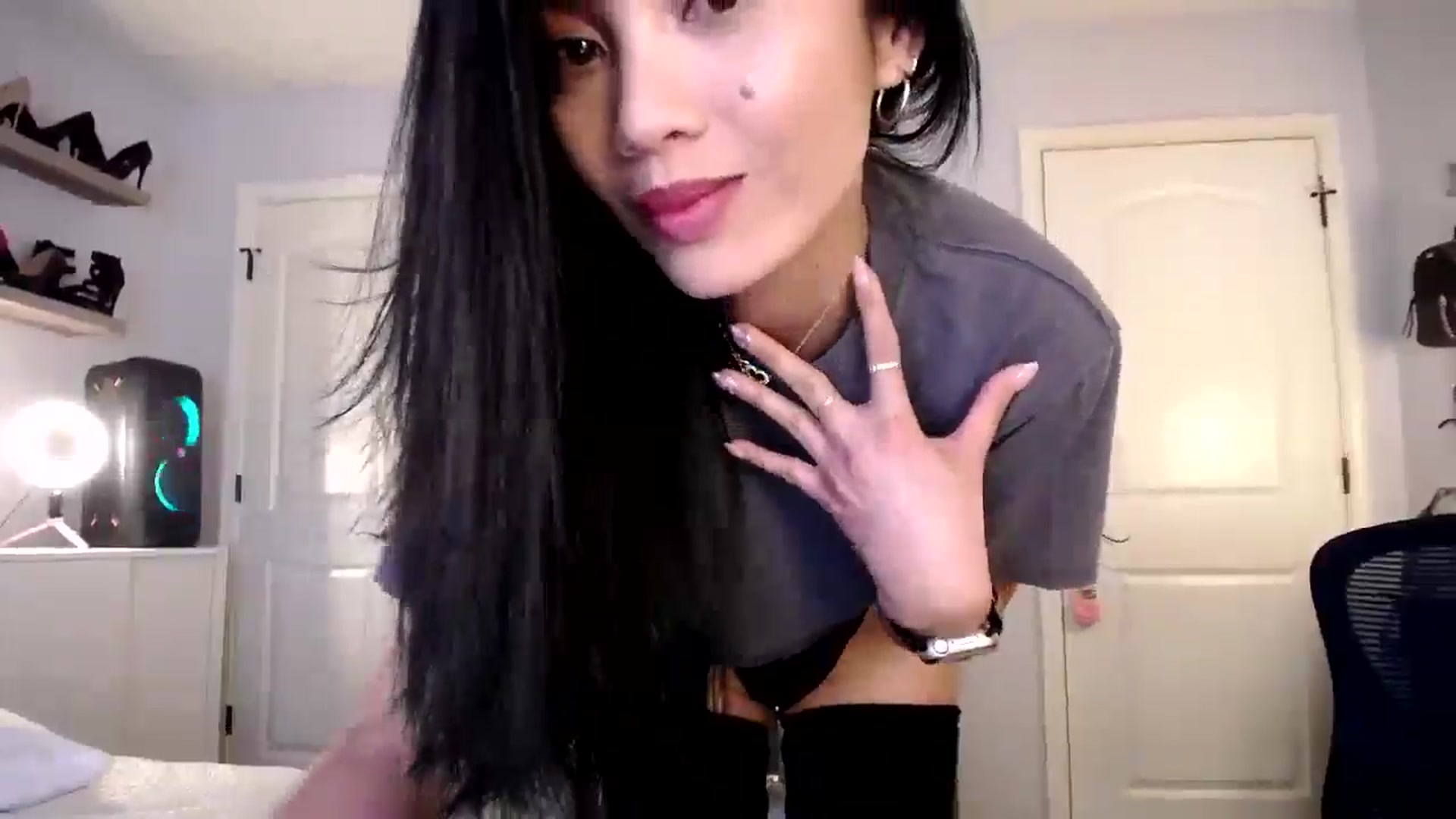 Gallery image thumbnail from AsianLuv_4U's myfreecams stream on, 03/27/2025, 16:44 image 4 of 20