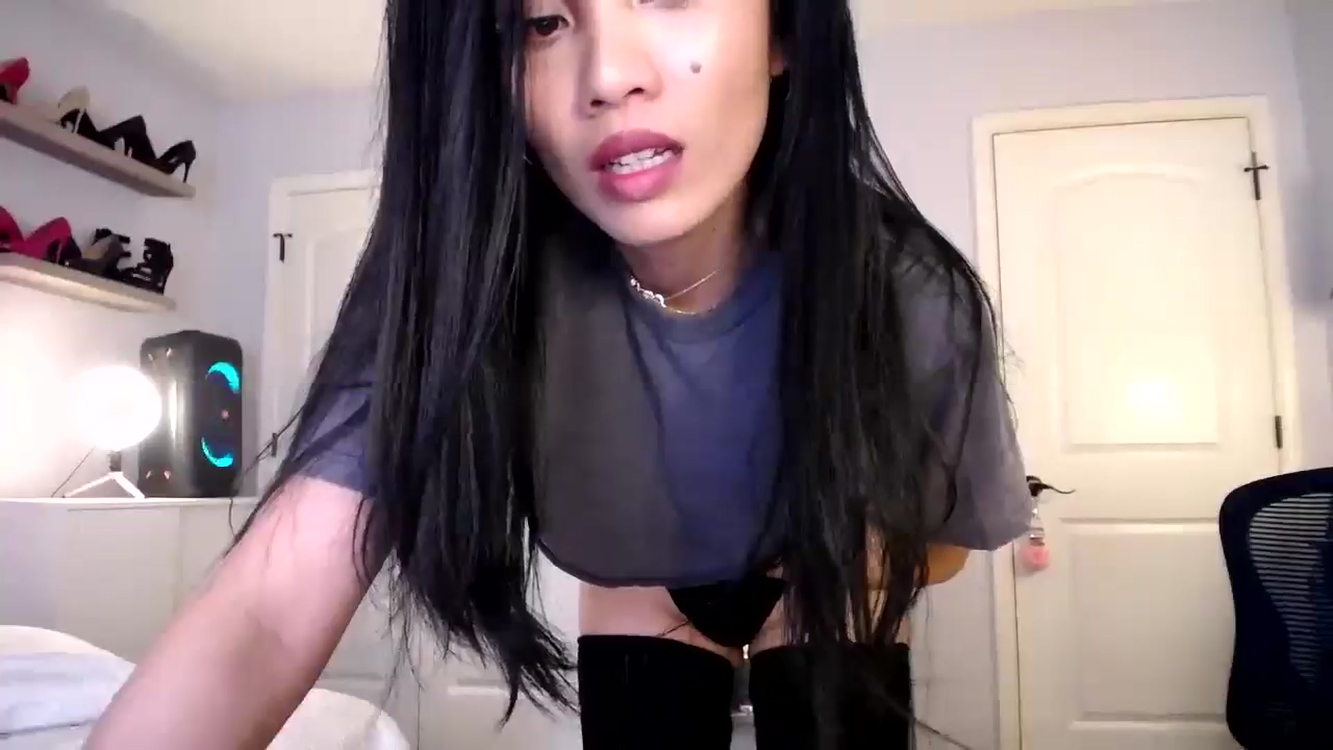 Gallery image thumbnail from AsianLuv_4U's myfreecams stream on, 03/27/2025, 17:10 image 13 of 20
