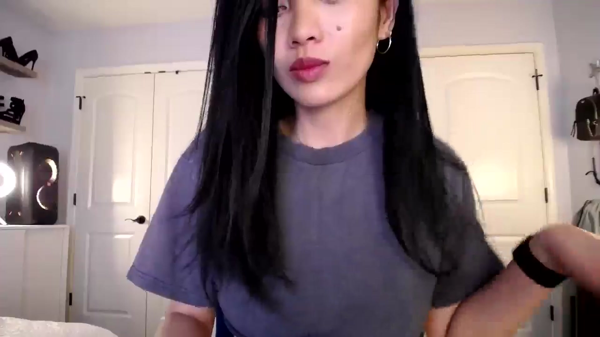 Gallery image thumbnail from AsianLuv_4U's myfreecams stream on, 03/27/2025, 17:10 image 16 of 20