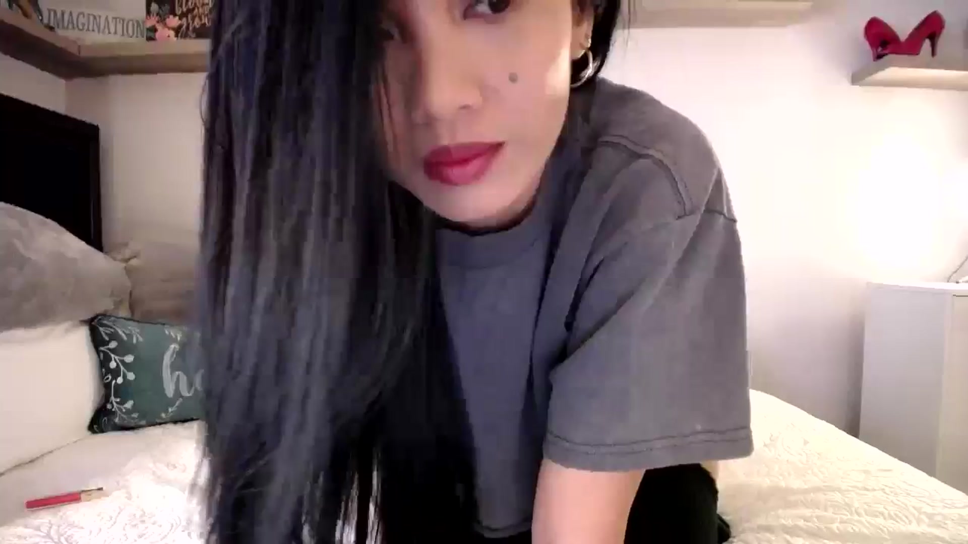Gallery image thumbnail from AsianLuv_4U's myfreecams stream on, 03/27/2025, 18:10 image 14 of 20