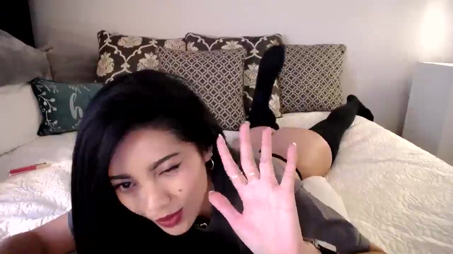 Gallery image thumbnail from AsianLuv_4U's myfreecams stream on, 03/27/2025, 18:10 image 19 of 20