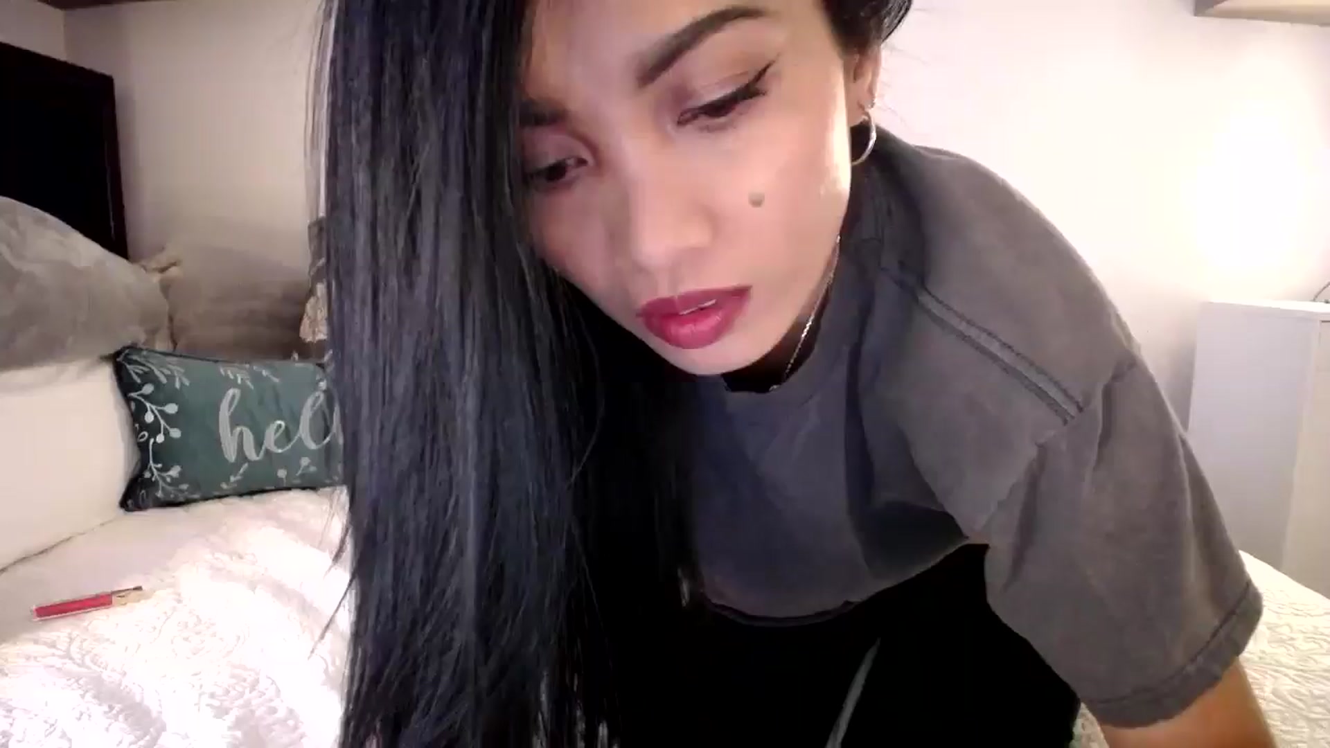 Gallery image thumbnail from AsianLuv_4U's myfreecams stream on, 03/27/2025, 18:10 image 12 of 20