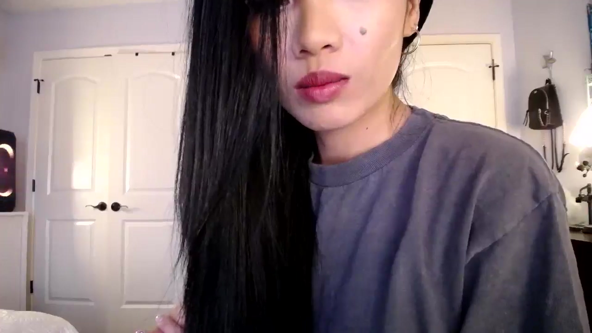 Gallery image thumbnail from AsianLuv_4U's myfreecams stream on, 03/27/2025, 19:13 image 7 of 20