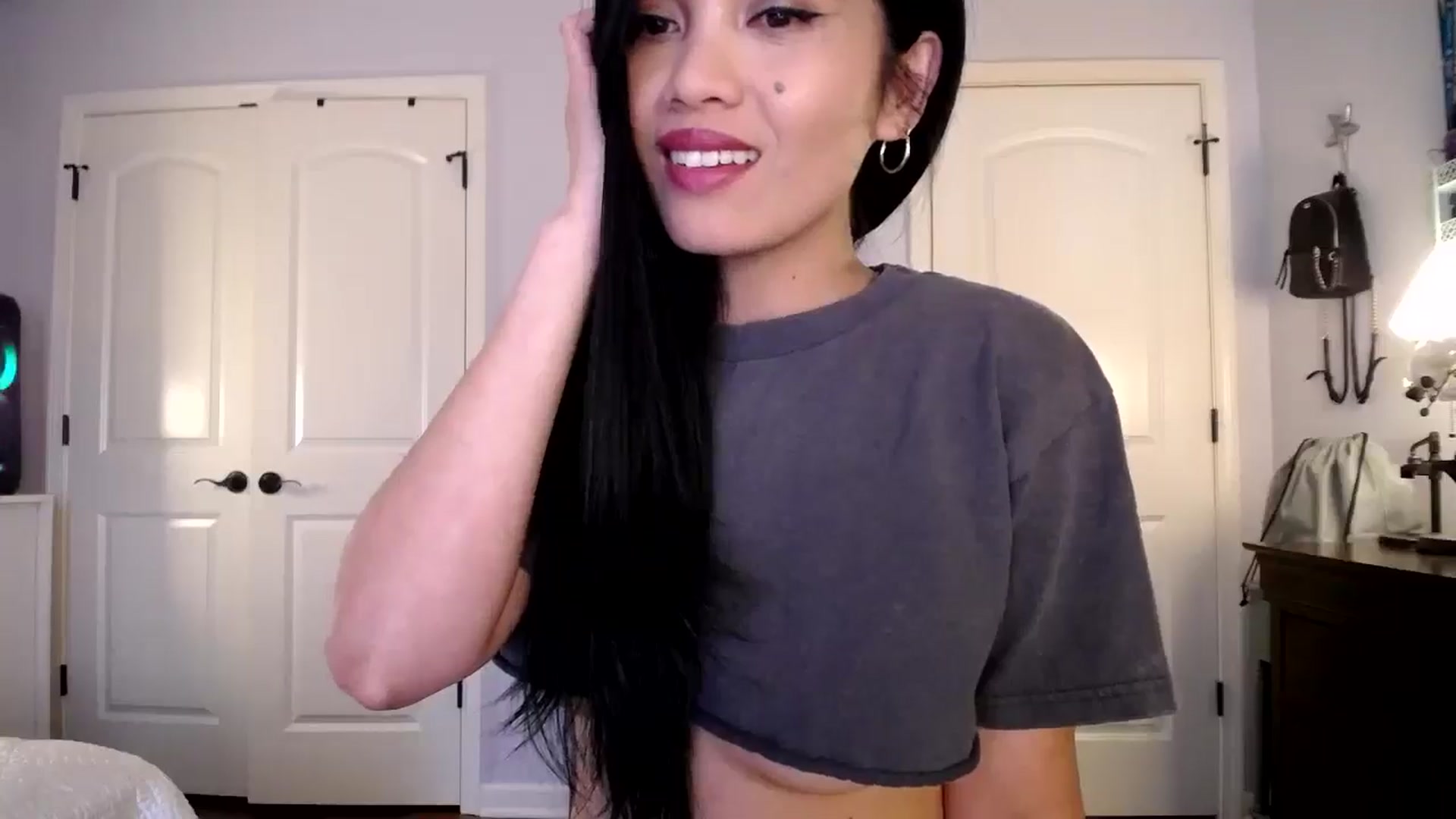 Gallery image thumbnail from AsianLuv_4U's myfreecams stream on, 03/27/2025, 19:13 image 11 of 20