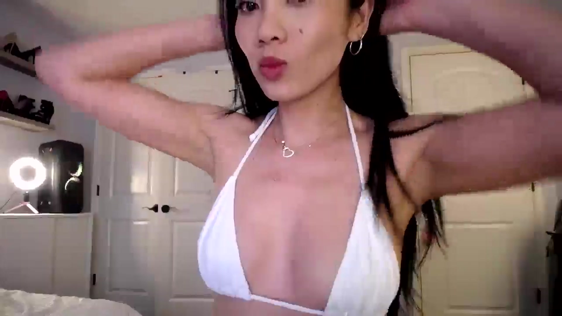 Gallery image thumbnail from AsianLuv_4U's myfreecams stream on, 03/31/2025, 18:25 image 7 of 20