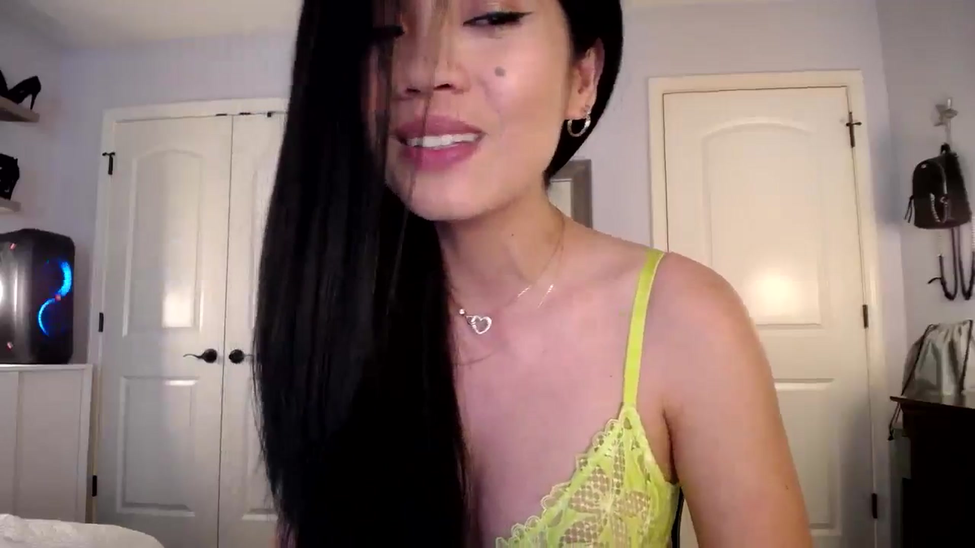 Gallery image thumbnail from AsianLuv_4U's myfreecams stream on, 04/10/2025, 17:41 image 8 of 20