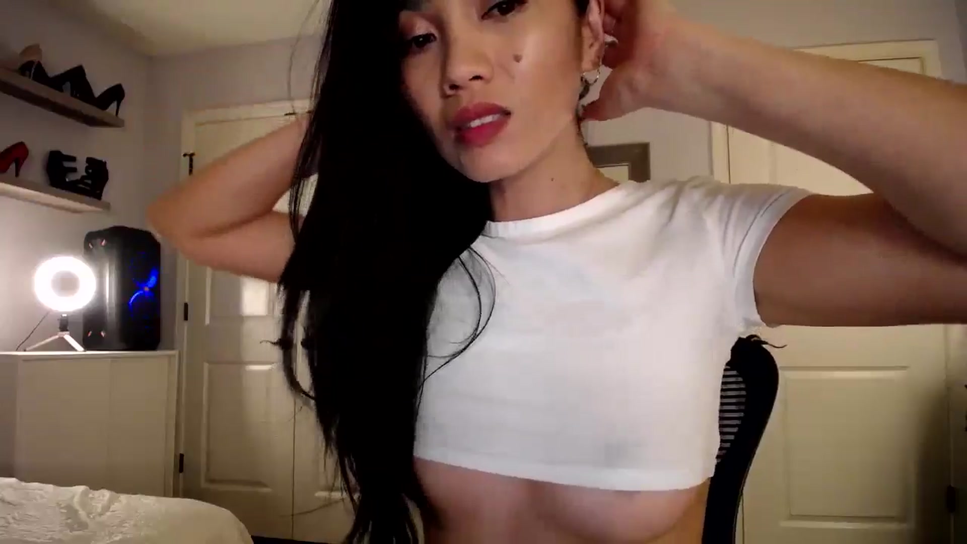 Gallery image thumbnail from AsianLuv_4U's myfreecams stream on, 04/14/2025, 24:46 image 6 of 20