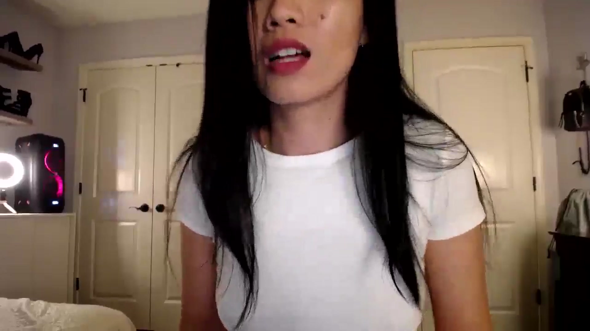 Gallery image thumbnail from AsianLuv_4U's myfreecams stream on, 04/14/2025, 24:46 image 8 of 20