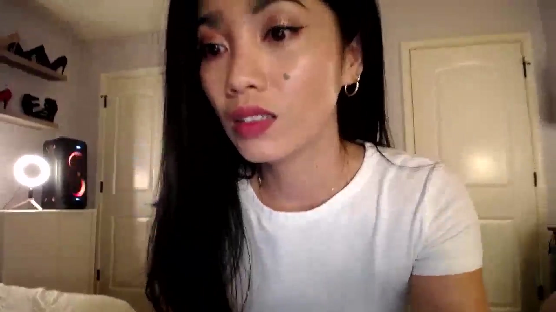 Gallery image thumbnail from AsianLuv_4U's myfreecams stream on, 04/14/2025, 24:46 image 2 of 20