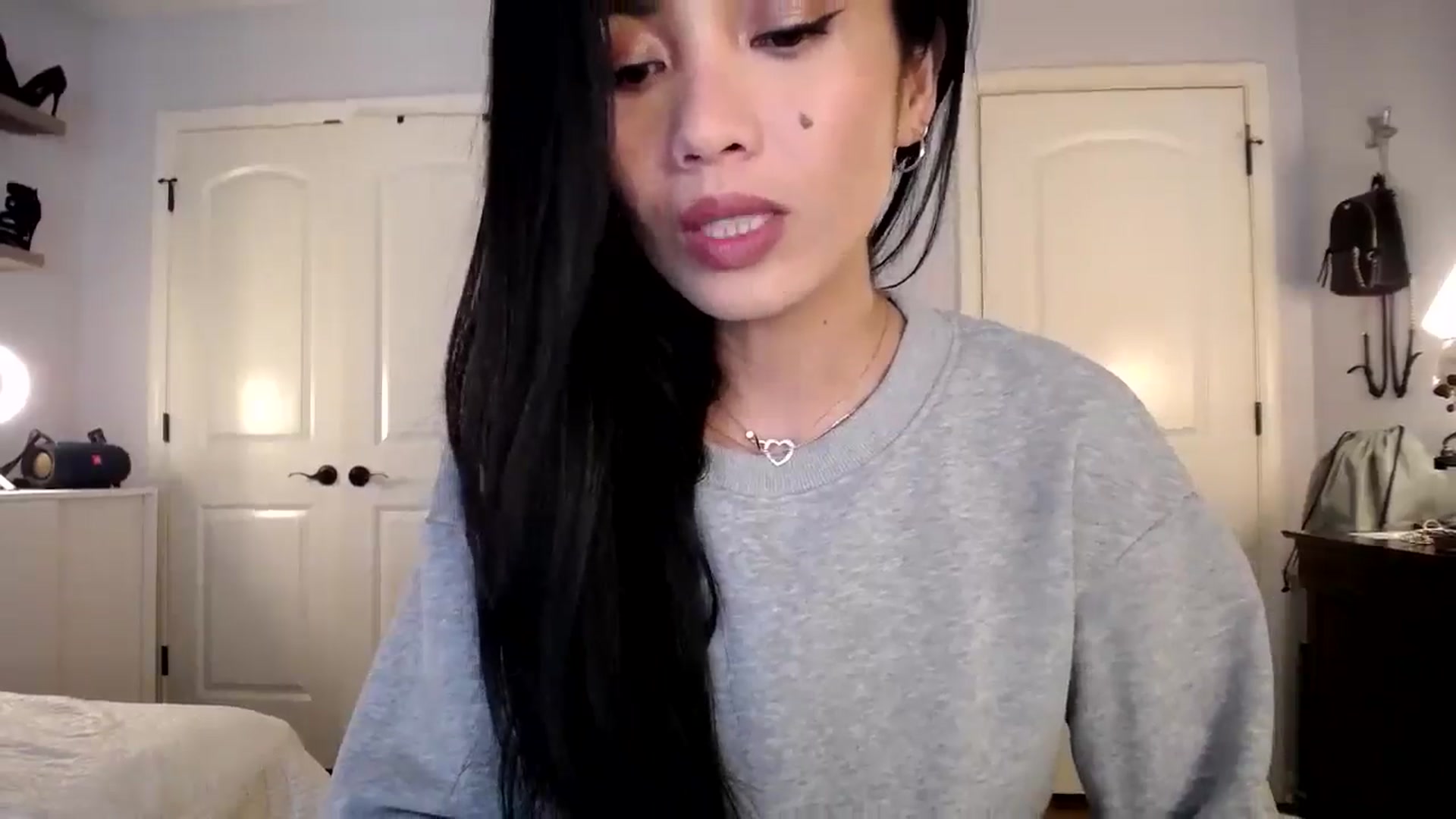Gallery image thumbnail from AsianLuv_4U's myfreecams stream on, 04/28/2025, 16:16 image 18 of 20