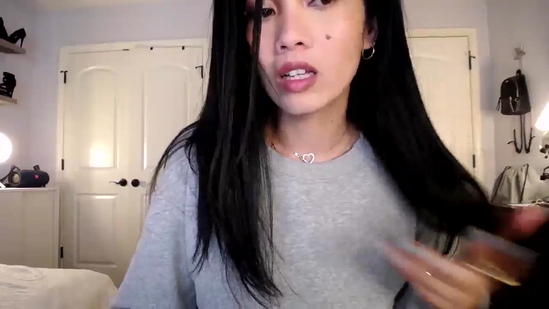 Gallery image thumbnail from AsianLuv_4U's myfreecams stream on, 04/28/2025, 16:16 image 12 of 20