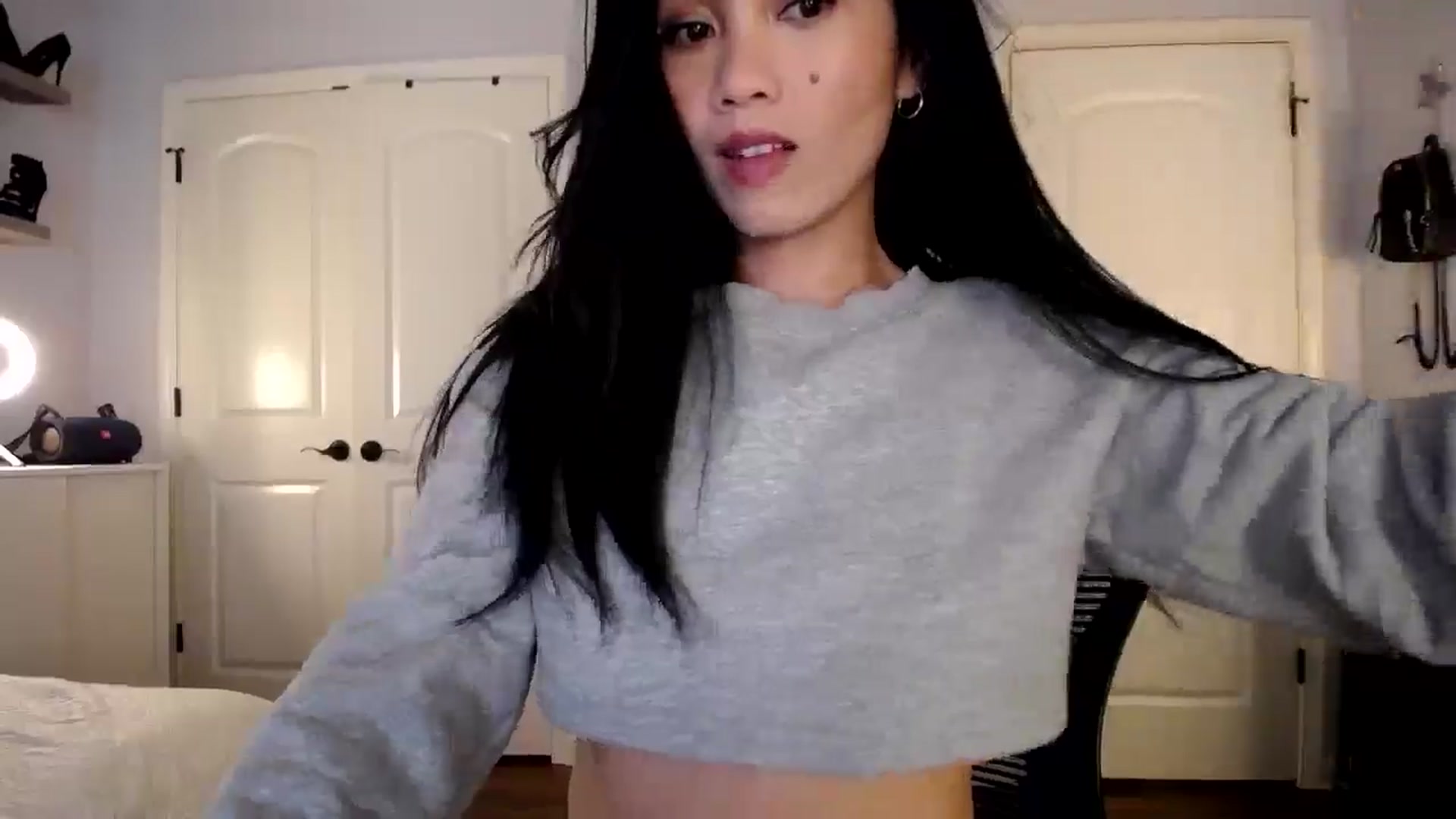 Gallery image thumbnail from AsianLuv_4U's myfreecams stream on, 04/28/2025, 16:16 image 2 of 20