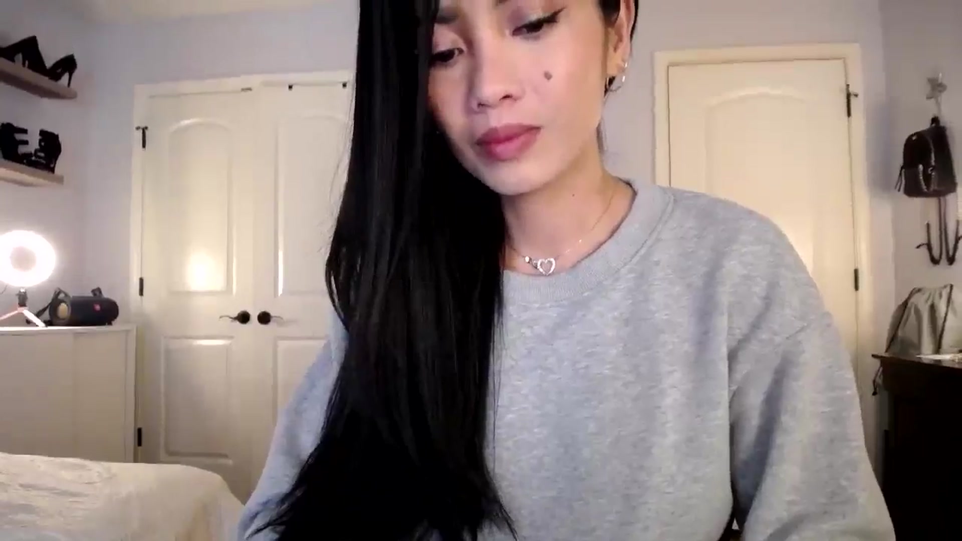 Gallery image thumbnail from AsianLuv_4U's myfreecams stream on, 04/28/2025, 16:16 image 10 of 20