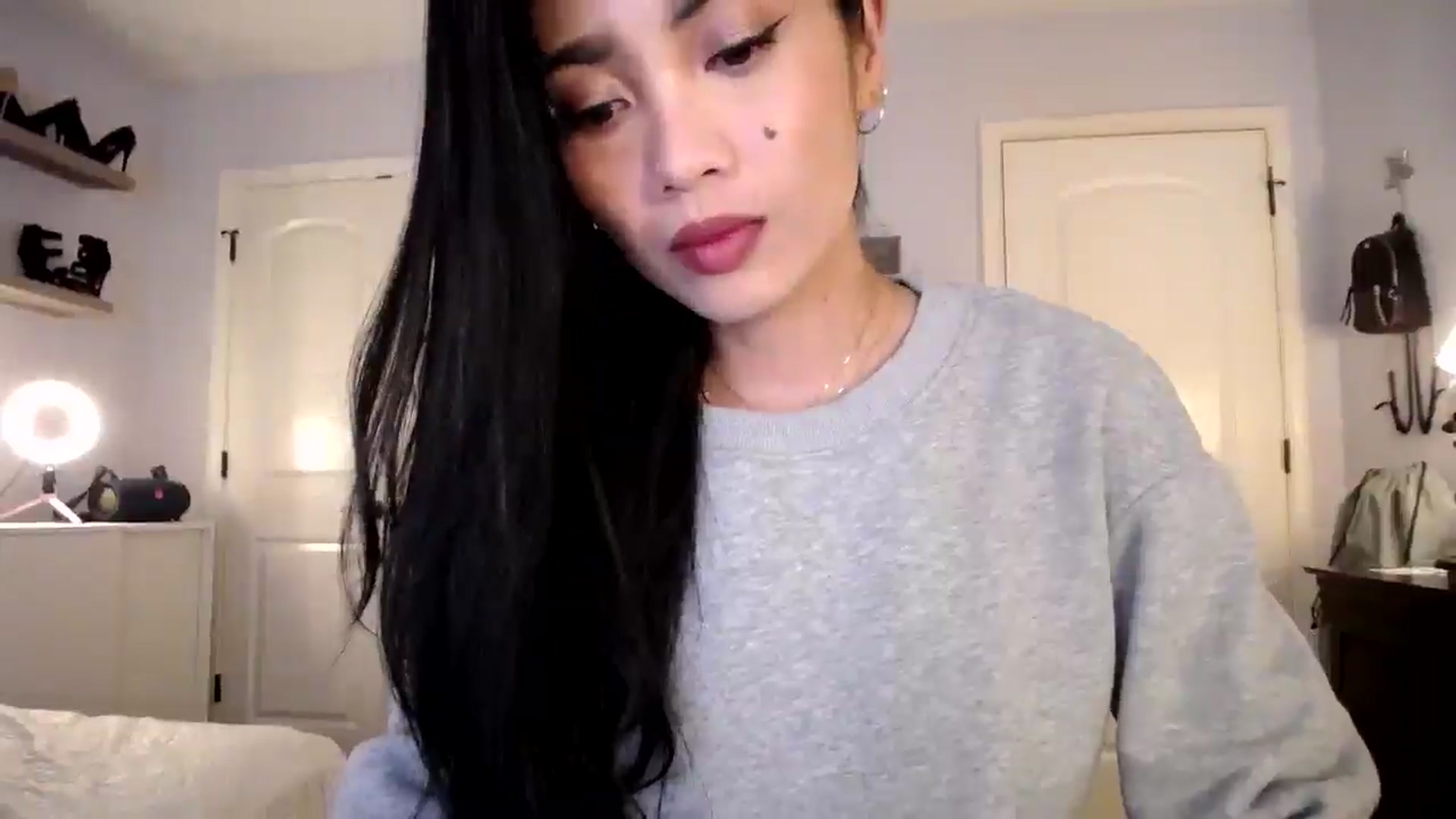 Gallery image thumbnail from AsianLuv_4U's myfreecams stream on, 04/28/2025, 18:17 image 10 of 20