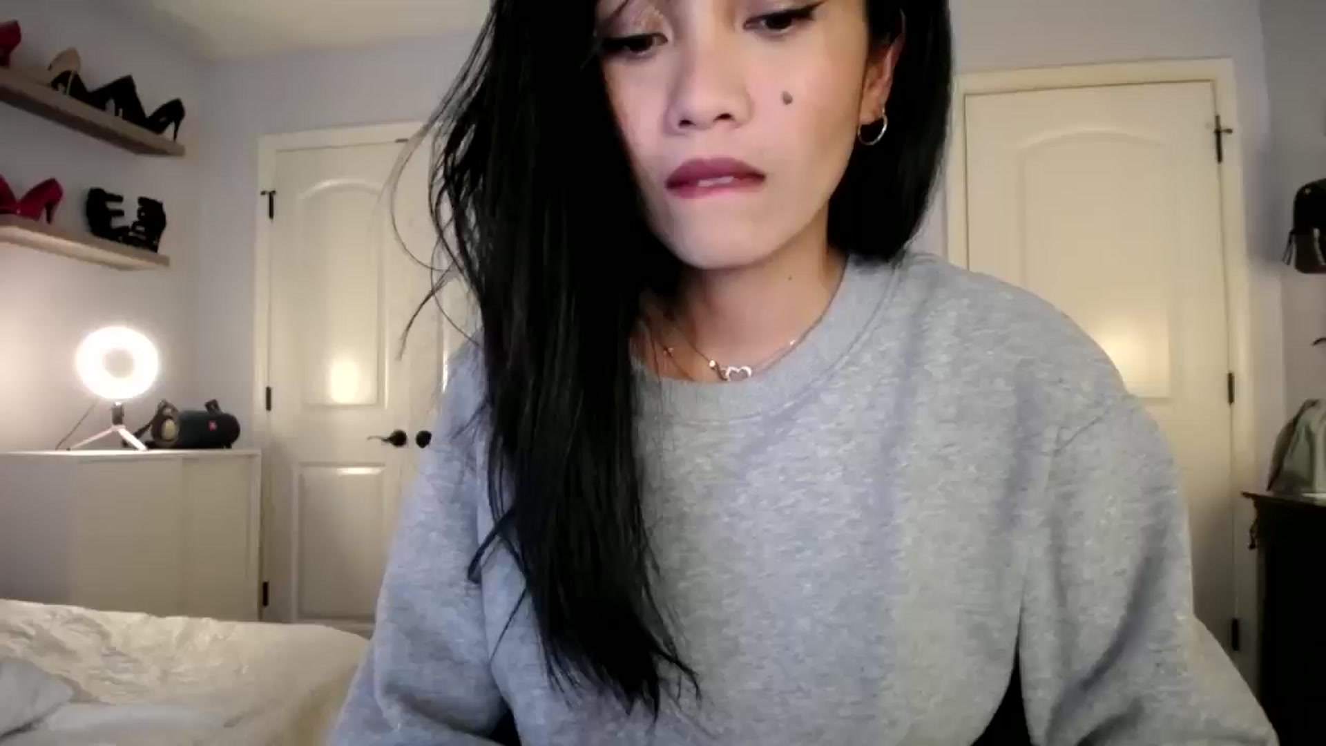 Gallery image thumbnail from AsianLuv_4U's myfreecams stream on, 04/28/2025, 18:17 image 1 of 20