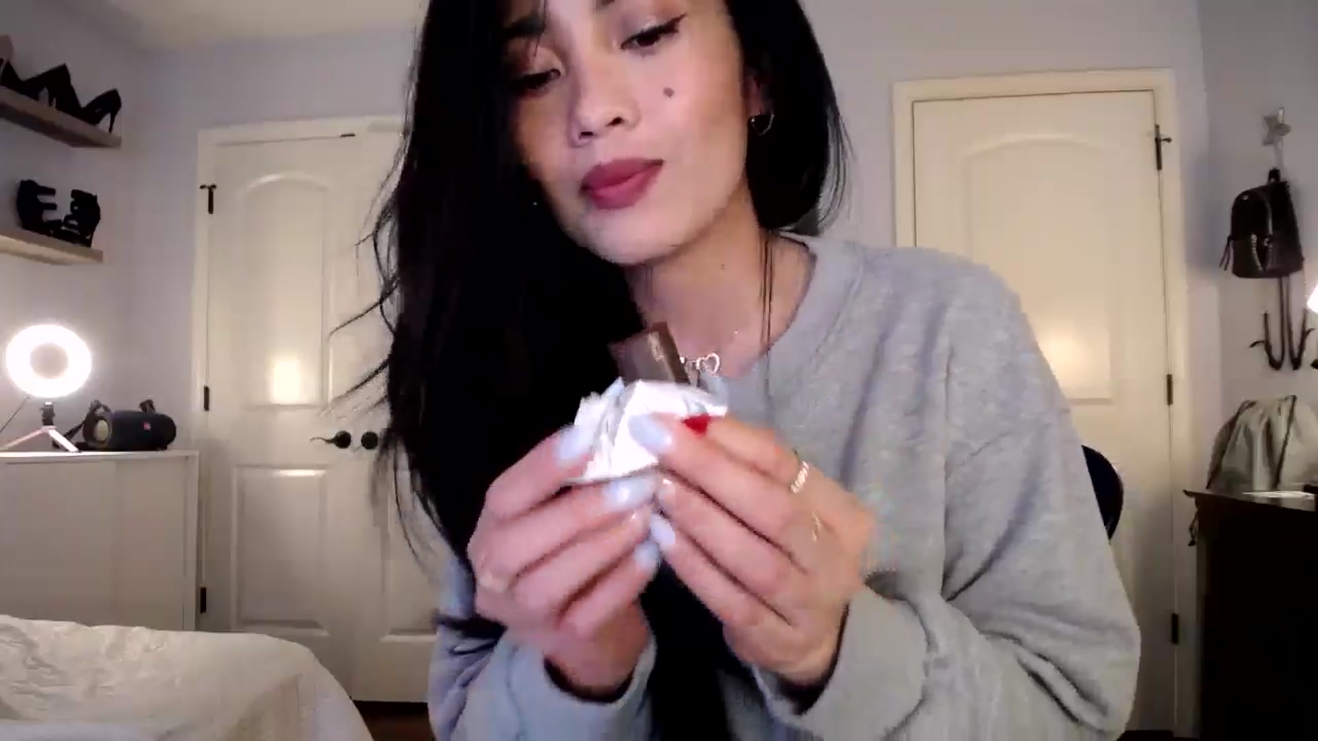 Gallery image thumbnail from AsianLuv_4U's myfreecams stream on, 04/28/2025, 18:17 image 12 of 20
