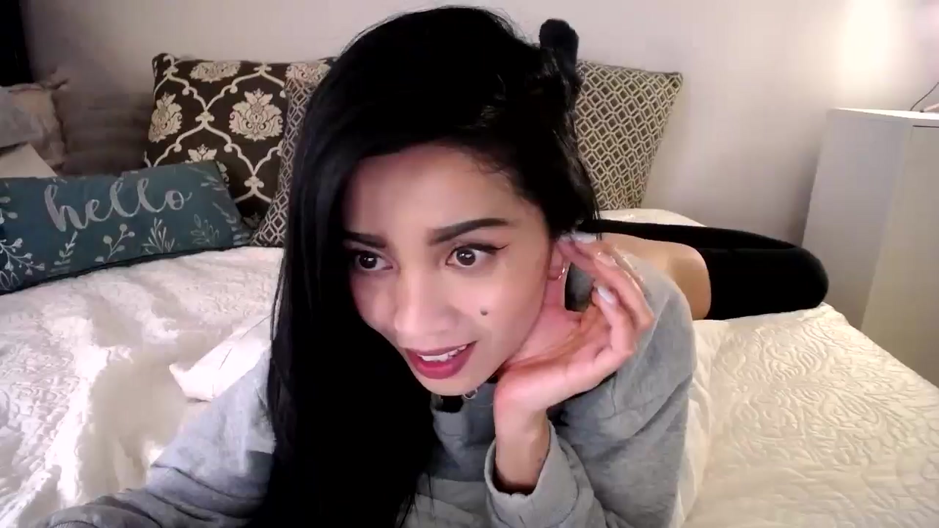 Gallery image thumbnail from AsianLuv_4U's myfreecams stream on, 04/28/2025, 18:47 image 8 of 20