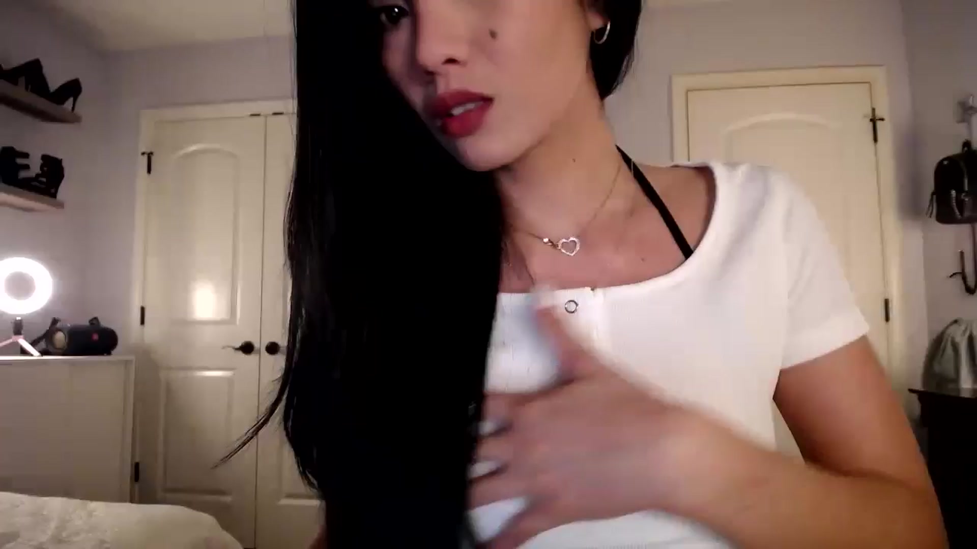 Gallery image thumbnail from AsianLuv_4U's myfreecams stream on, 05/08/2025, 14:15 image 14 of 20