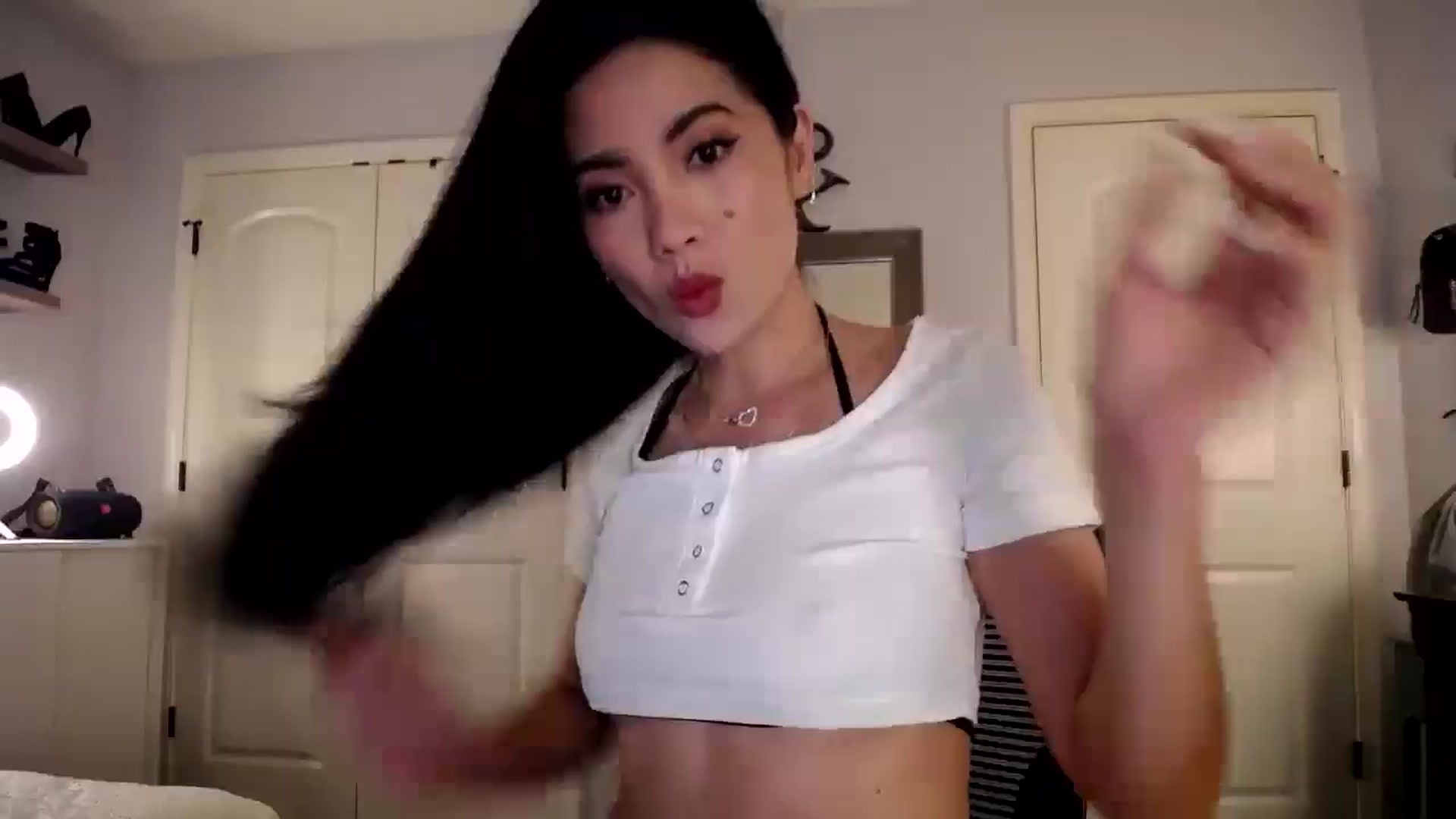 Gallery image thumbnail from AsianLuv_4U's myfreecams stream on, 05/08/2025, 14:15 image 3 of 20