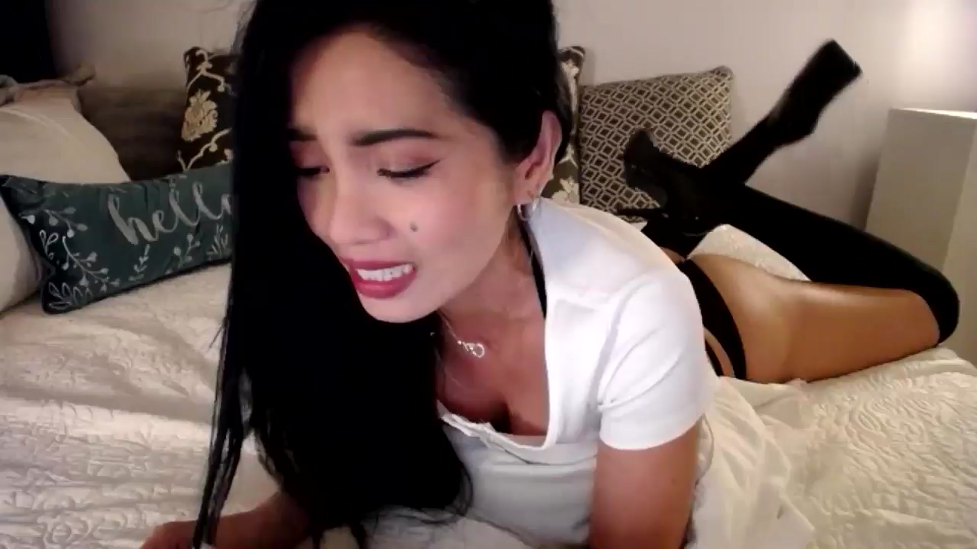 Gallery image thumbnail from AsianLuv_4U's myfreecams stream on, 05/08/2025, 15:29 image 4 of 20