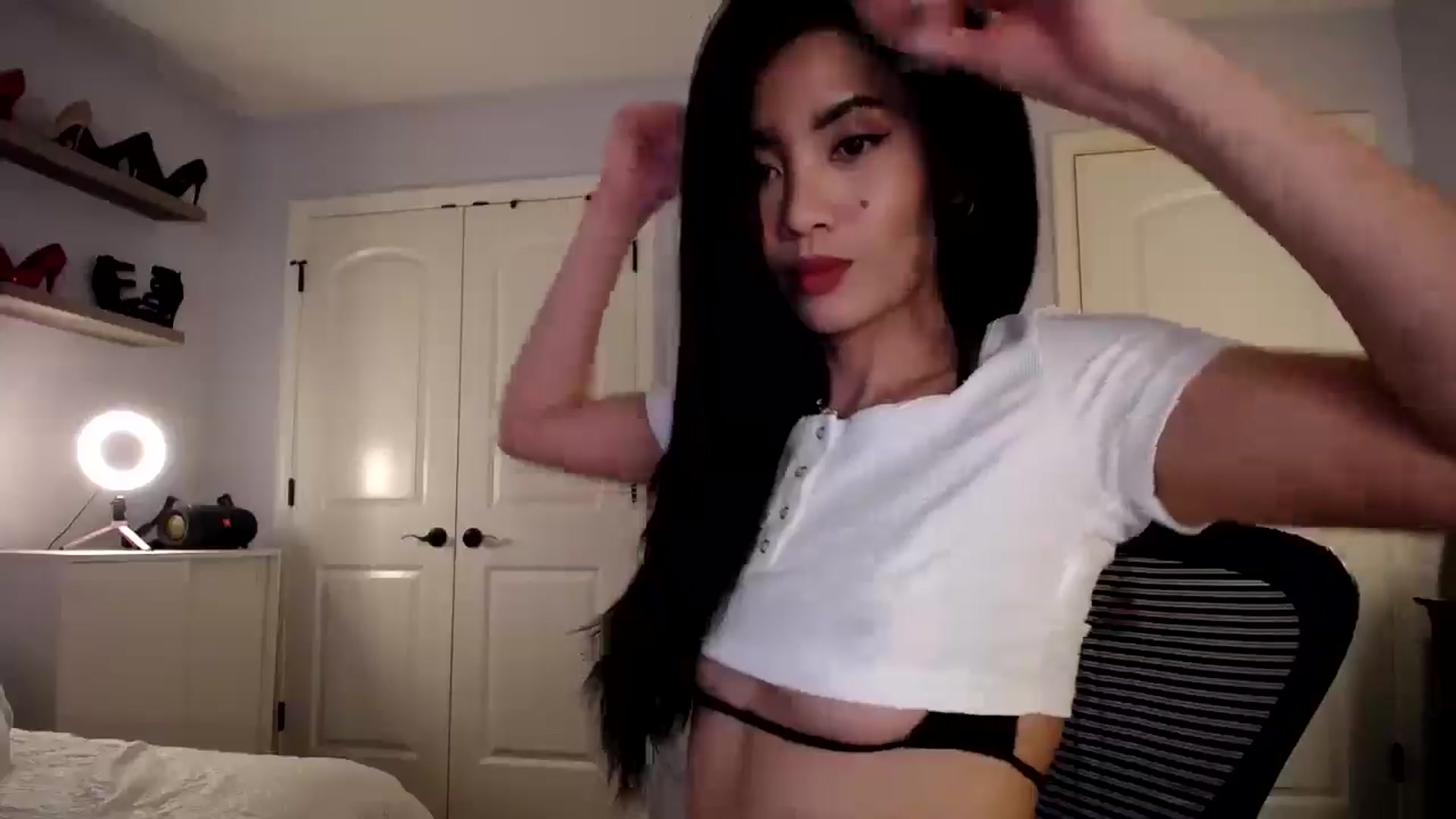 Gallery image thumbnail from AsianLuv_4U's myfreecams stream on, 05/08/2025, 16:44 image 10 of 20