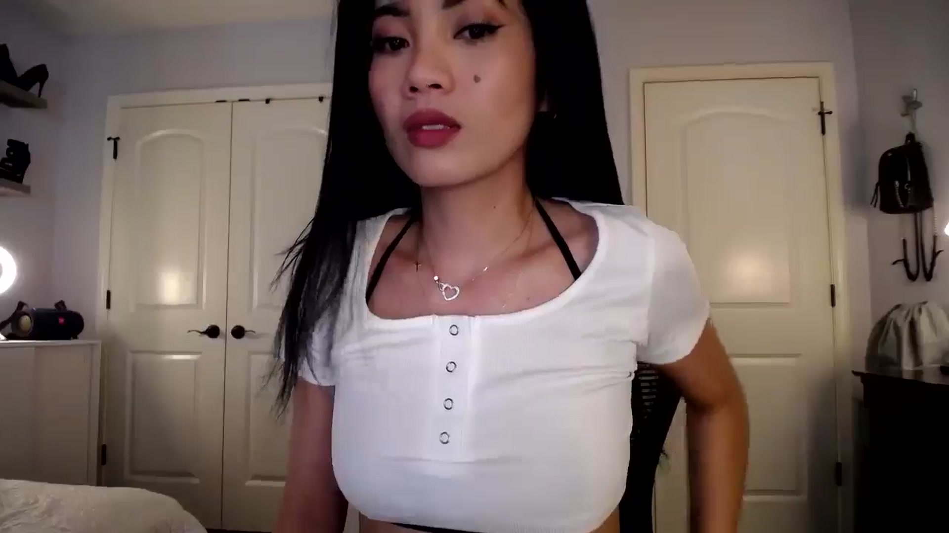 Gallery image thumbnail from AsianLuv_4U's myfreecams stream on, 05/08/2025, 16:44 image 5 of 20
