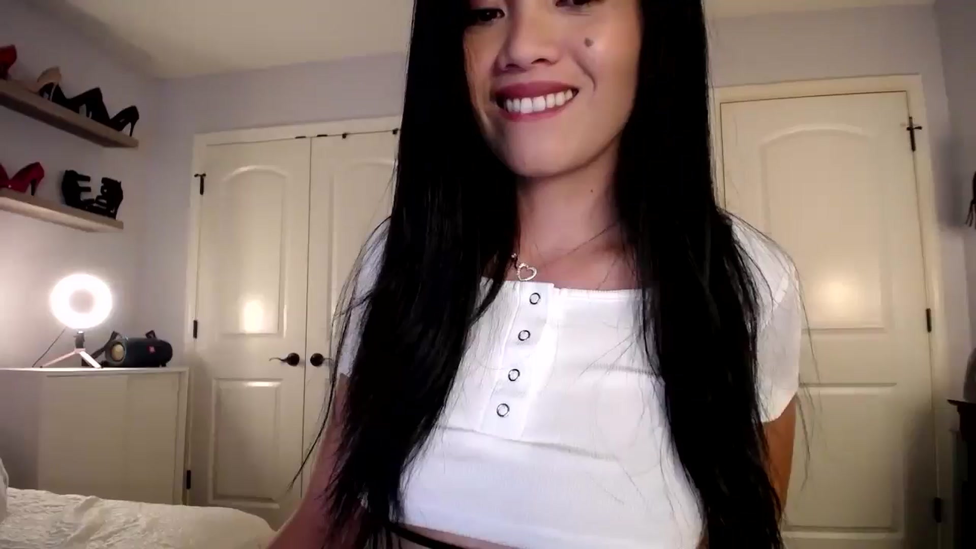 Gallery image thumbnail from AsianLuv_4U's myfreecams stream on, 05/08/2025, 16:44 image 11 of 20