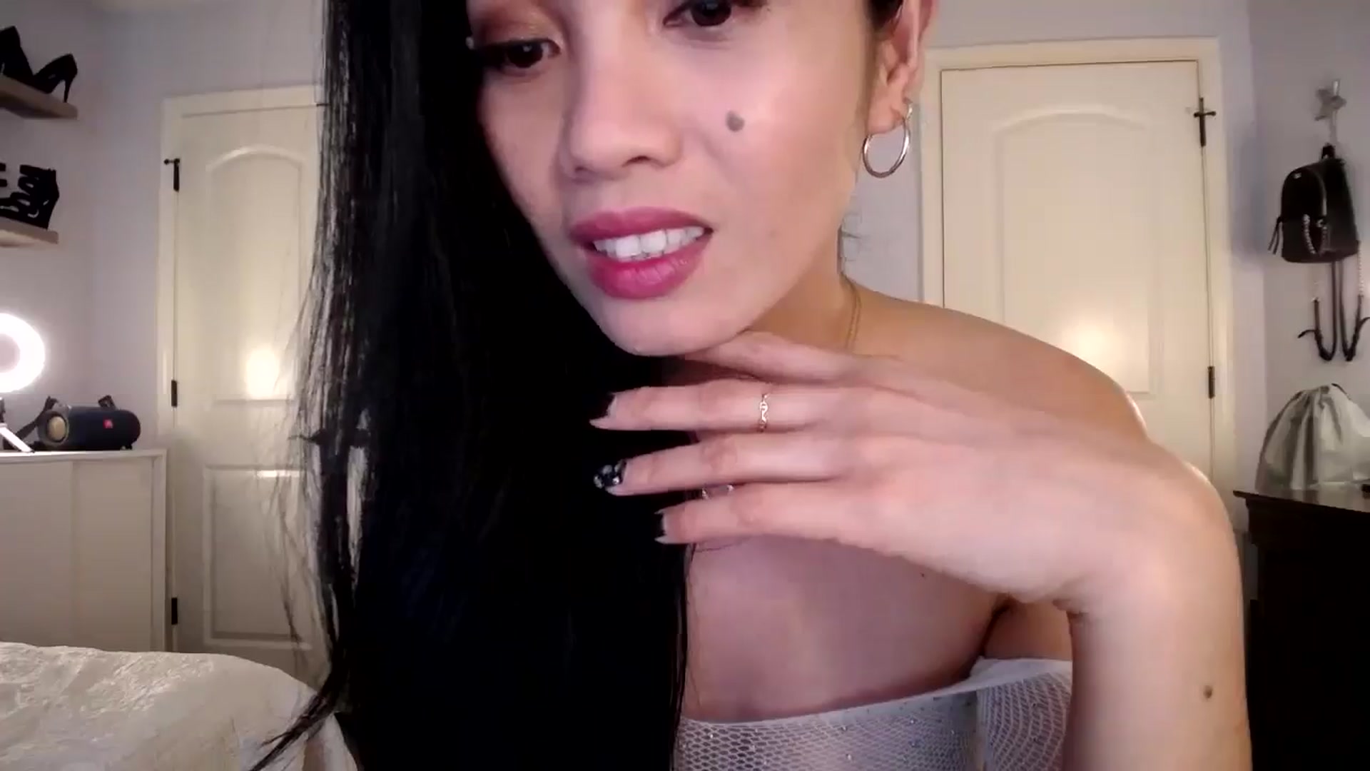 Gallery image thumbnail from AsianLuv_4U's myfreecams stream on, 06/02/2025, 16:55 image 7 of 20