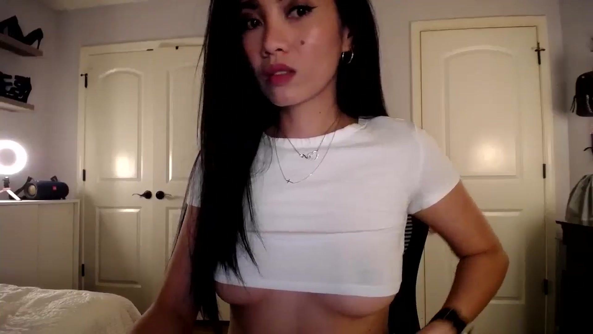 Gallery image thumbnail from AsianLuv_4U's myfreecams stream on, 06/06/2025, 24:35 image 18 of 20