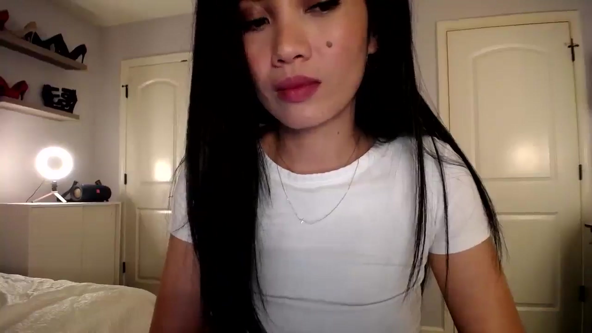 Gallery image thumbnail from AsianLuv_4U's myfreecams stream on, 06/06/2025, 24:55 image 15 of 20