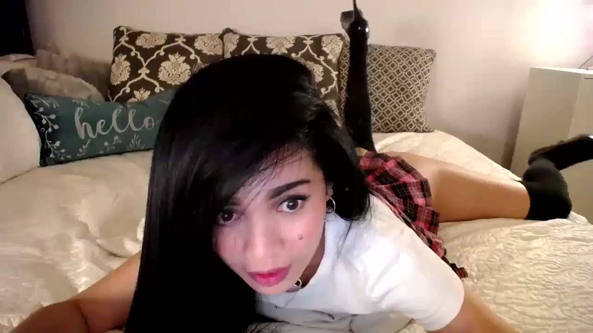 Gallery image thumbnail from AsianLuv_4U's myfreecams stream on, 06/06/2025, 24:55 image 4 of 20