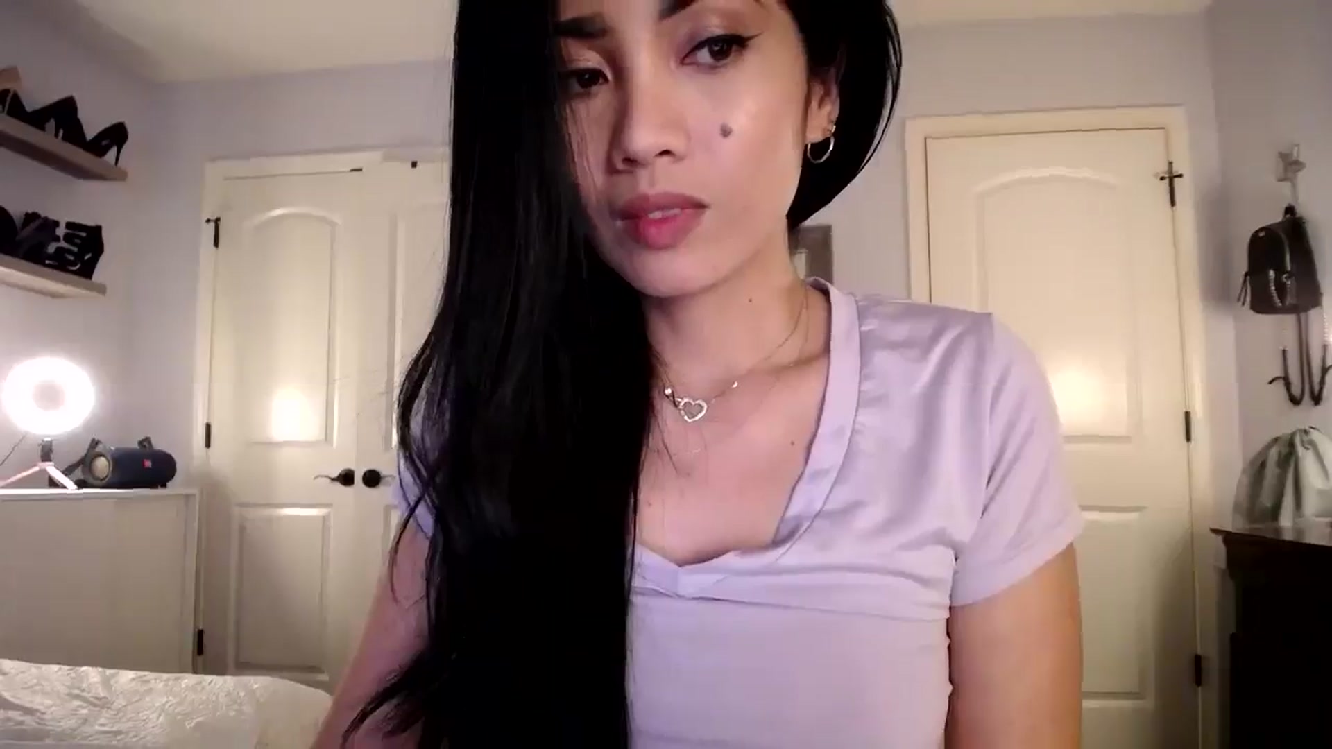 Gallery image thumbnail from AsianLuv_4U's myfreecams stream on, 06/14/2025, 17:58 image 17 of 20