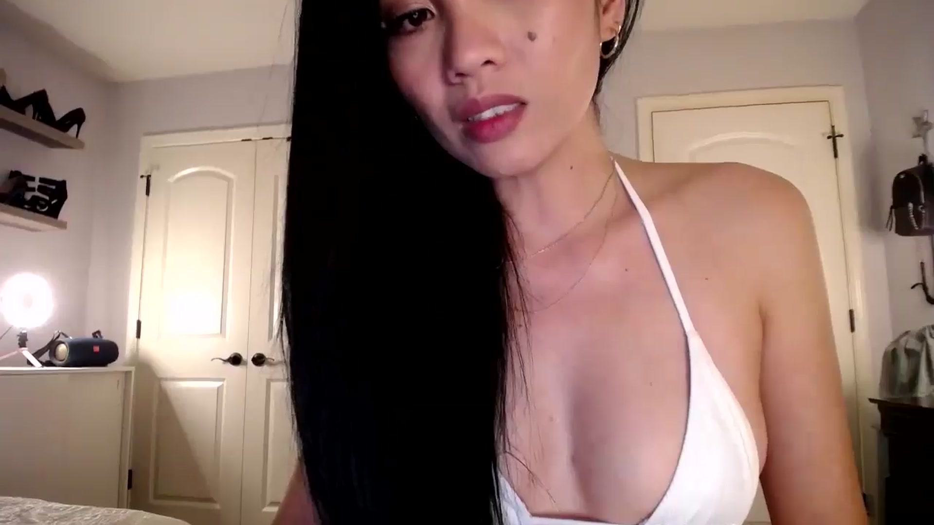 Gallery image thumbnail from AsianLuv_4U's myfreecams stream on, 07/03/2025, 18:38 image 12 of 20