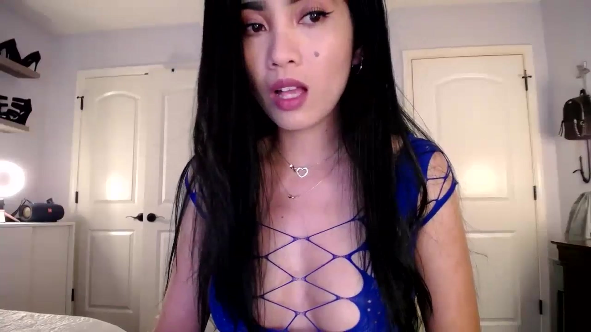 Gallery image thumbnail from AsianLuv_4U's myfreecams stream on, 07/09/2025, 17:28 image 9 of 20