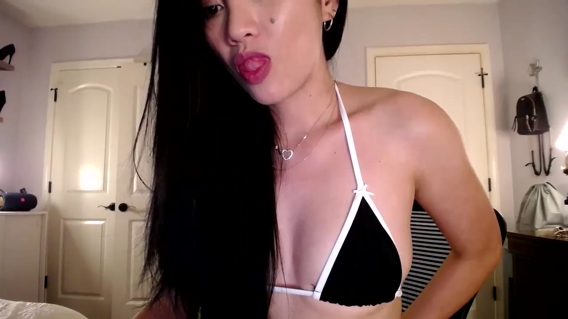 Gallery image thumbnail from AsianLuv_4U's myfreecams stream on, 07/10/2025, 16:07 image 20 of 20