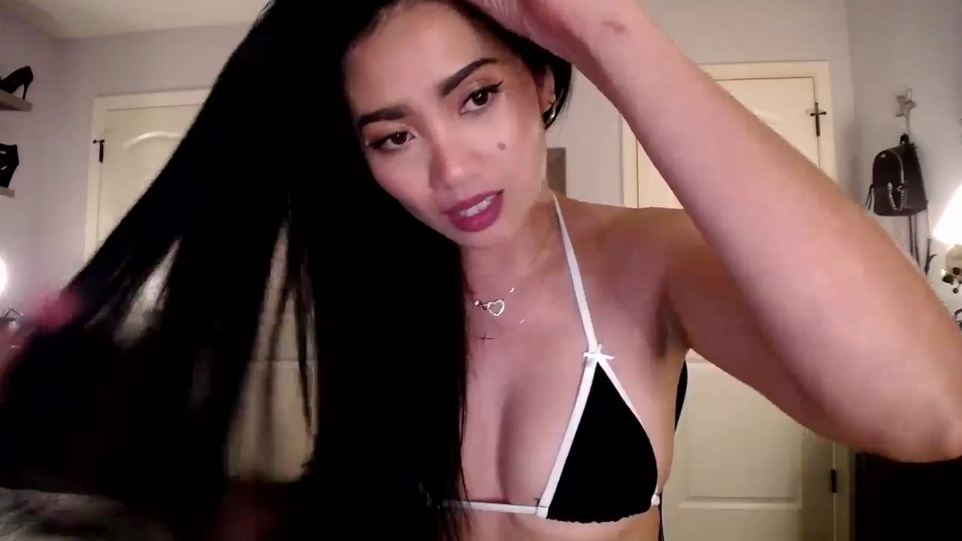 Gallery image thumbnail from AsianLuv_4U's myfreecams stream on, 07/10/2025, 17:18 image 13 of 20