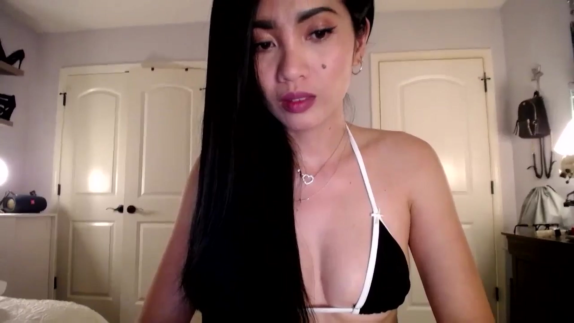 Gallery image thumbnail from AsianLuv_4U's myfreecams stream on, 07/10/2025, 18:05 image 17 of 20