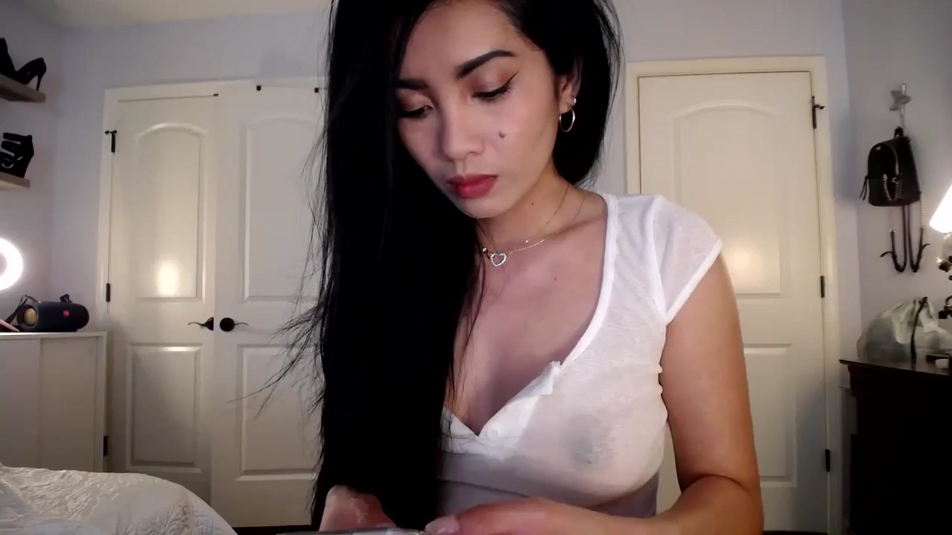 Gallery image thumbnail from AsianLuv_4U's myfreecams stream on, 07/24/2025, 15:55 image 14 of 20