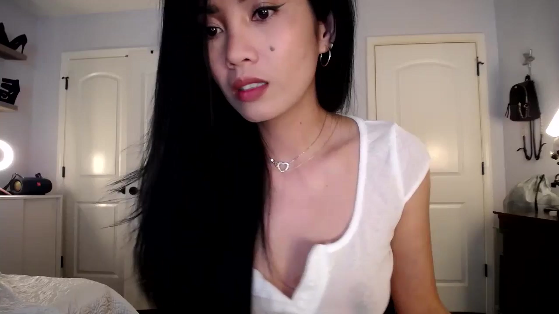 Gallery image thumbnail from AsianLuv_4U's myfreecams stream on, 07/24/2025, 15:55 image 16 of 20