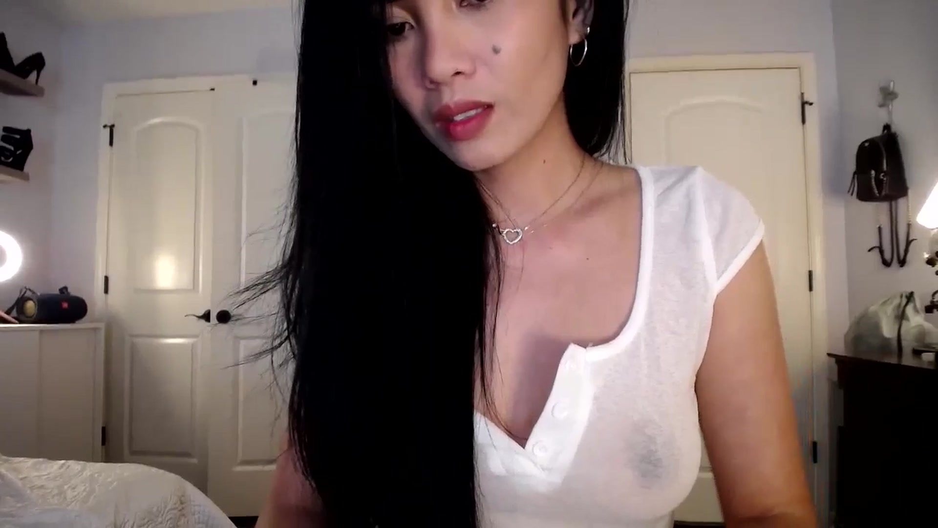 Gallery image thumbnail from AsianLuv_4U's myfreecams stream on, 07/24/2025, 15:55 image 17 of 20