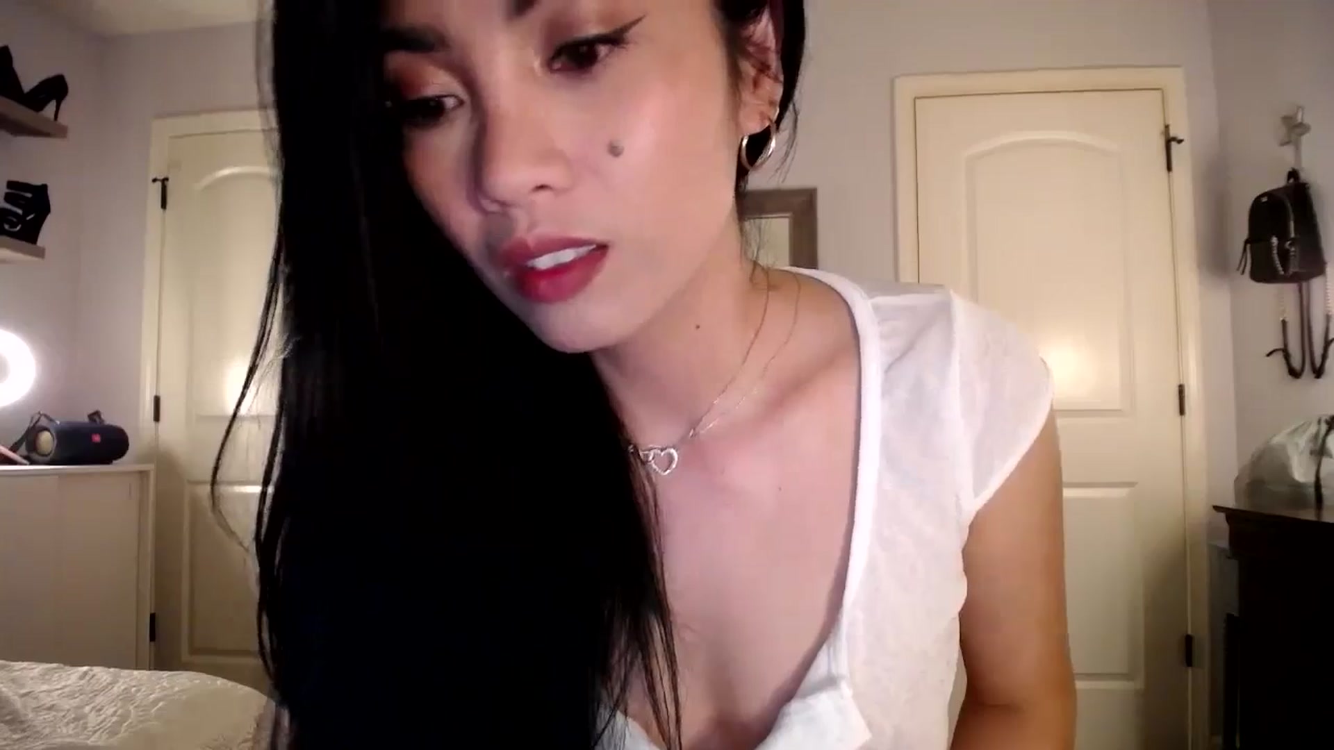 Gallery image thumbnail from AsianLuv_4U's myfreecams stream on, 07/24/2025, 17:00 image 10 of 20