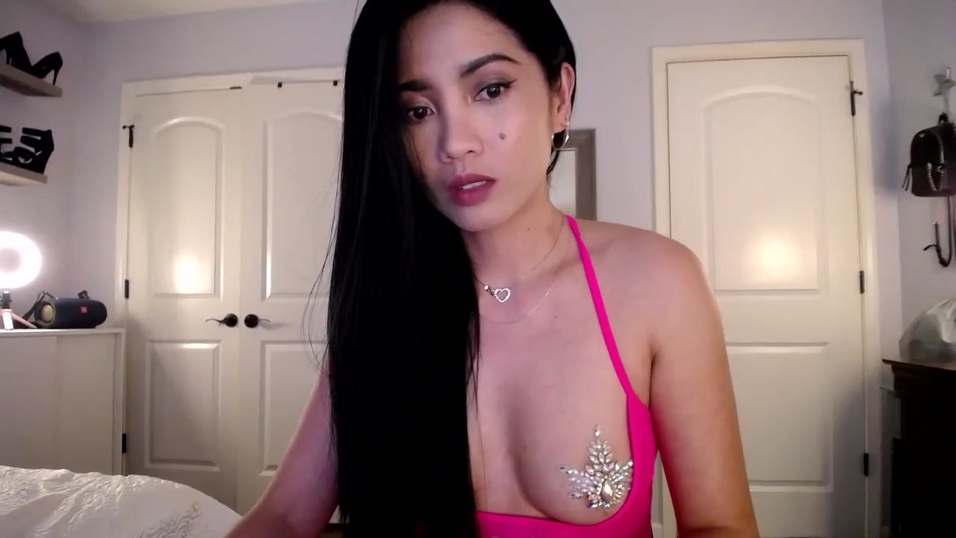 Gallery image thumbnail from AsianLuv_4U's myfreecams stream on, 07/28/2025, 17:12 image 9 of 20