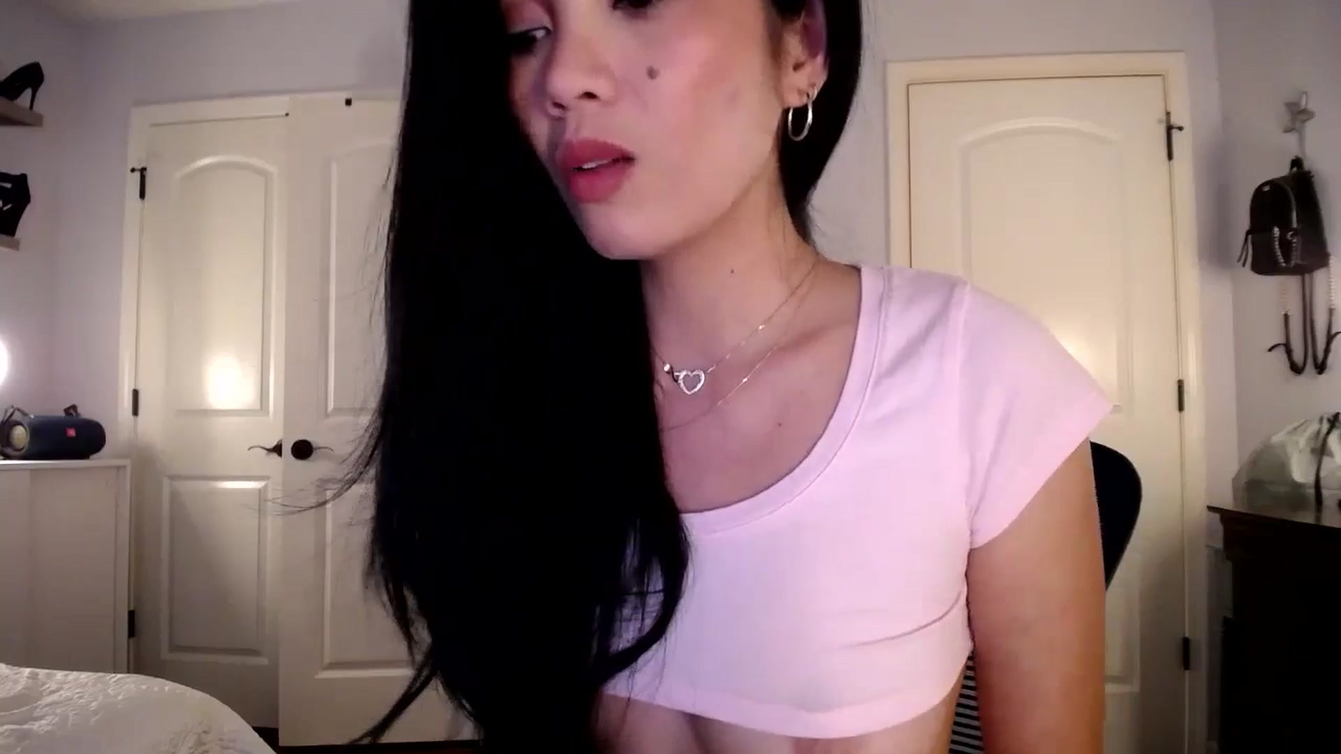 Gallery image thumbnail from AsianLuv_4U's myfreecams stream on, 07/31/2025, 17:16 image 9 of 20