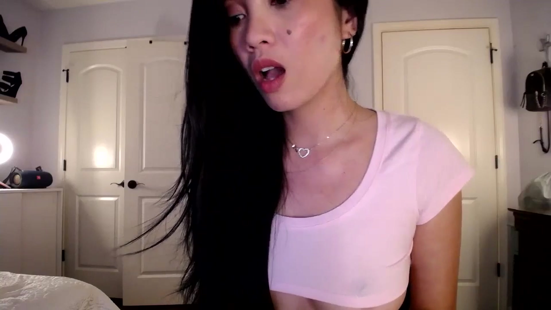 Gallery image thumbnail from AsianLuv_4U's myfreecams stream on, 07/31/2025, 17:16 image 5 of 20