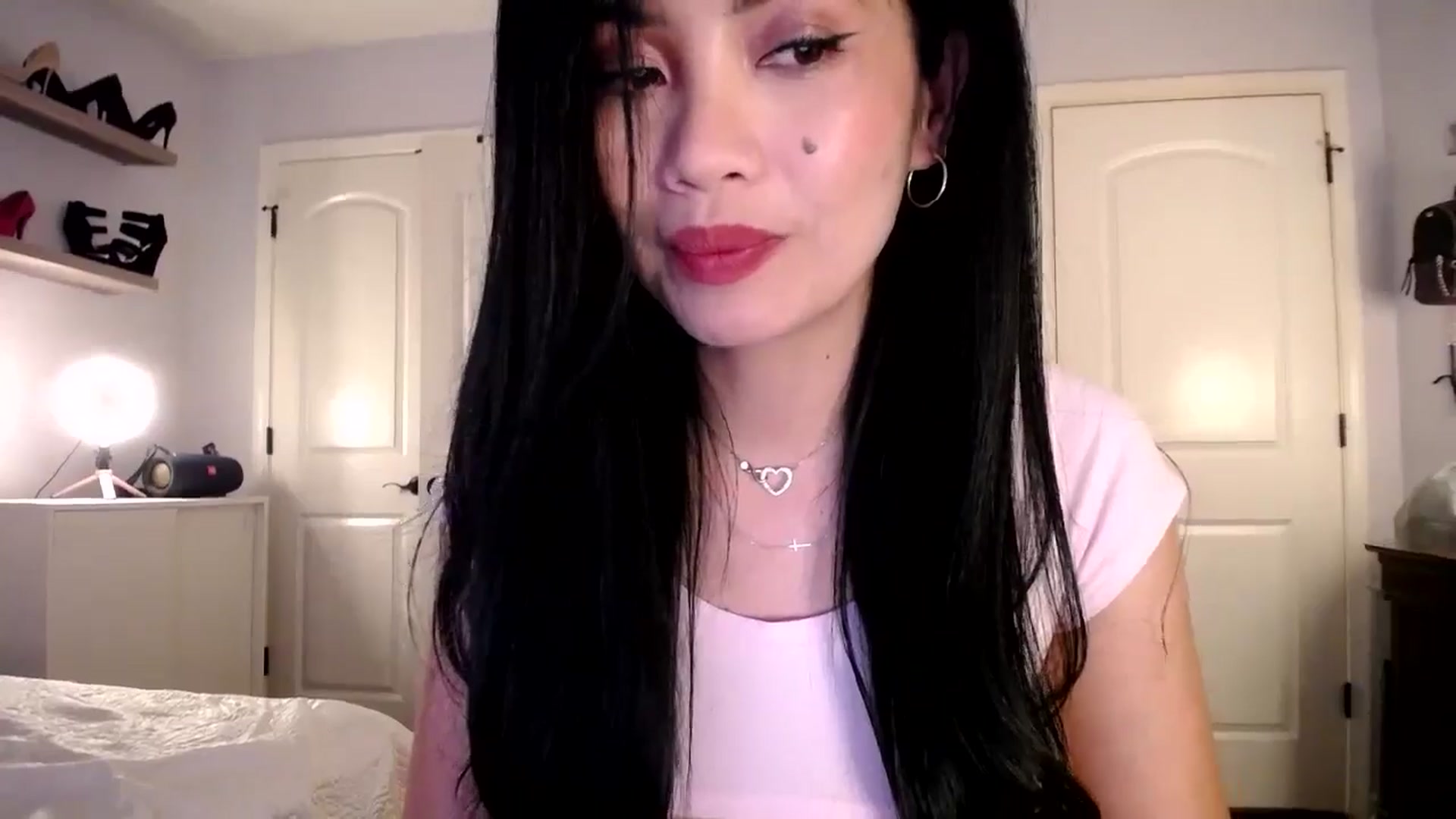 Gallery image thumbnail from AsianLuv_4U's myfreecams stream on, 07/31/2025, 18:18 image 13 of 20